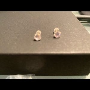 14 kt Italian yellow gold studs New 🆕